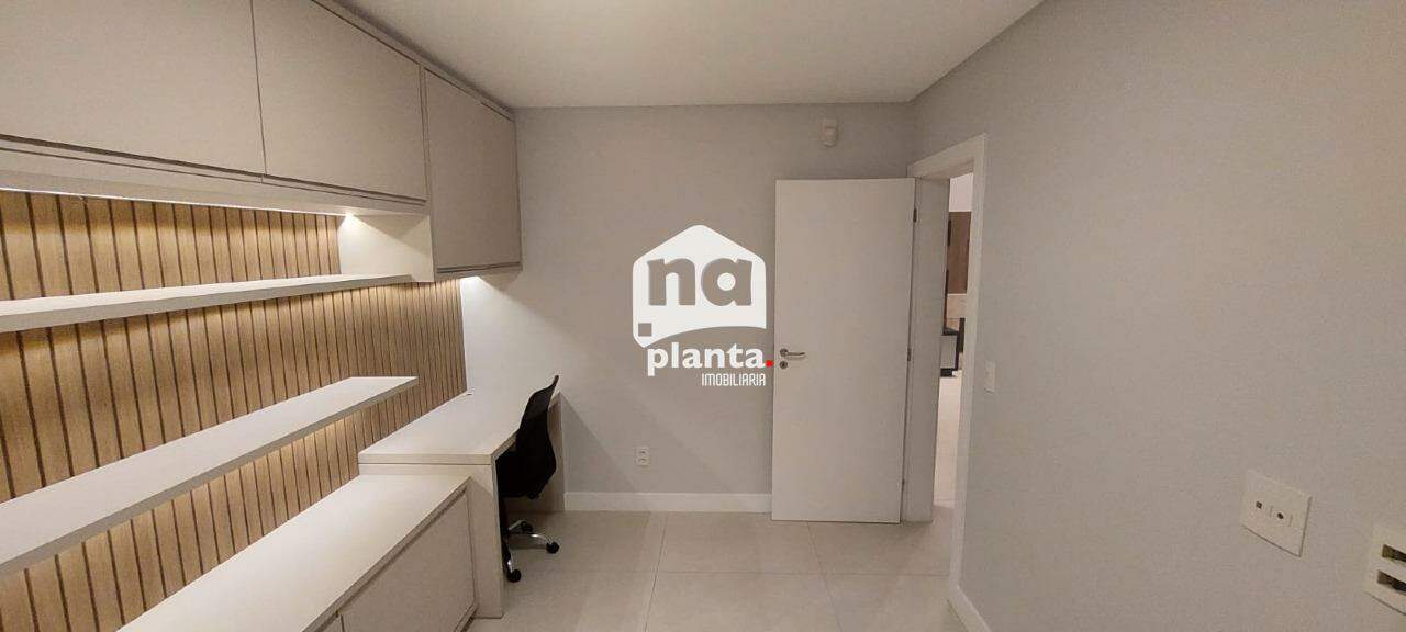 Casa à venda com 4 quartos, 256m² - Foto 11