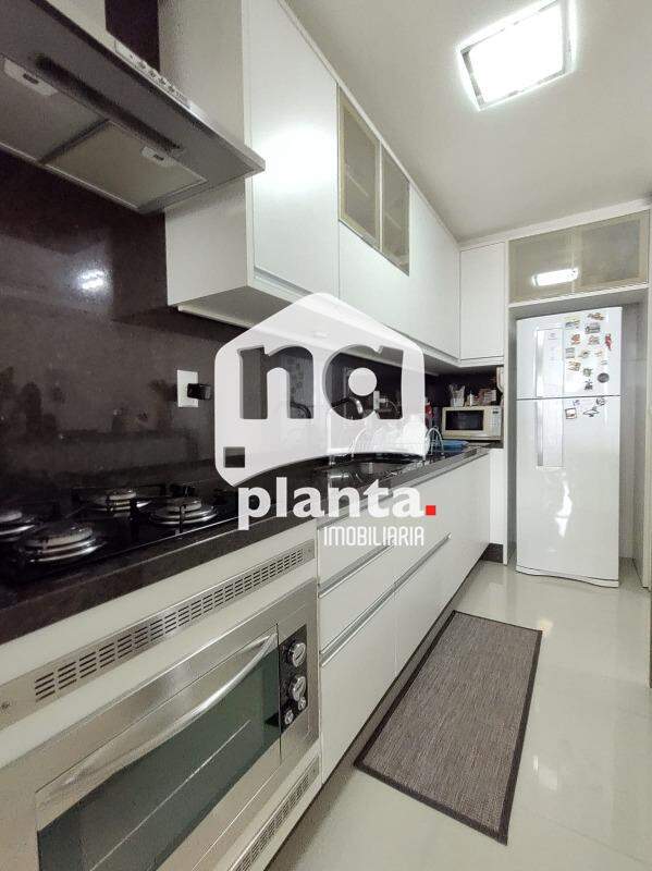 Apartamento à venda com 2 quartos, 87m² - Foto 12