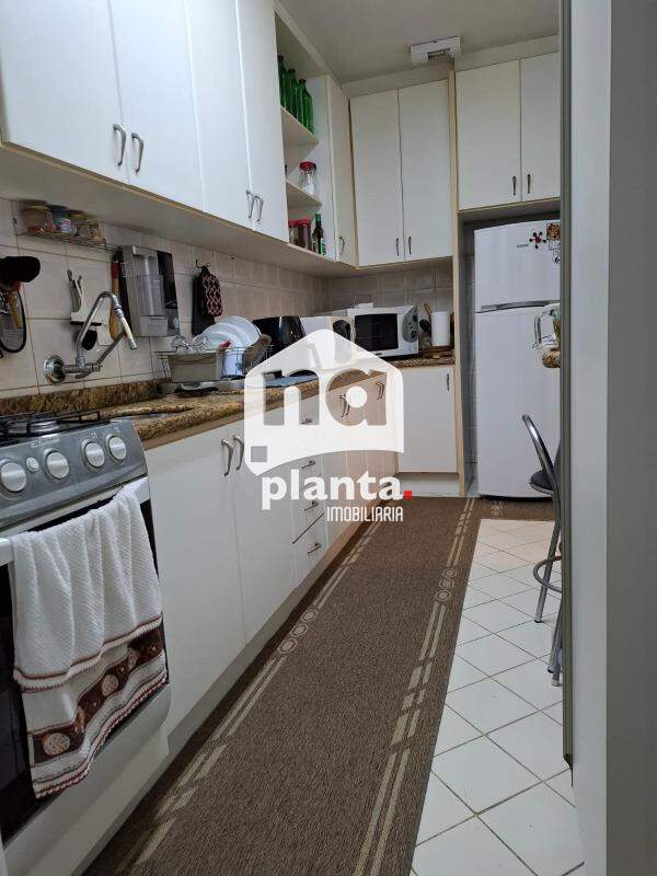 Apartamento à venda com 2 quartos, 64m² - Foto 8