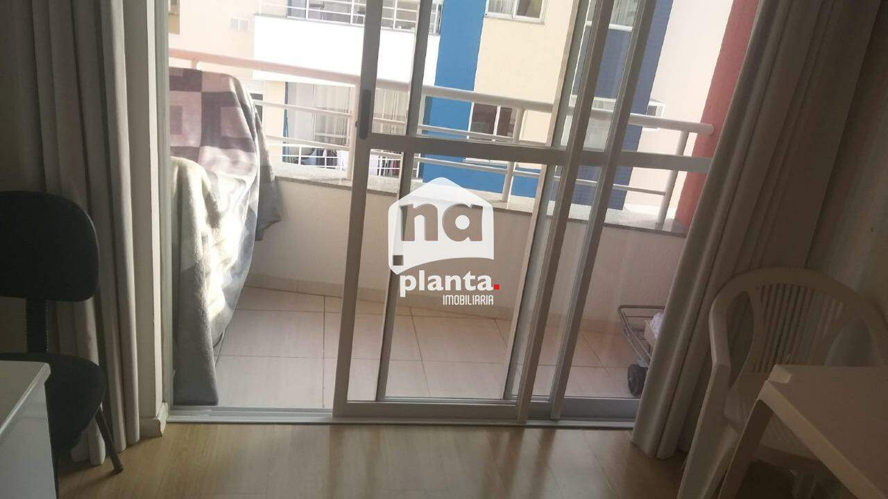 Apartamento à venda com 2 quartos, 58m² - Foto 4