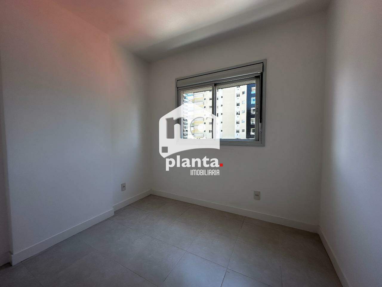 Apartamento para alugar com 3 quartos, 83m² - Foto 9