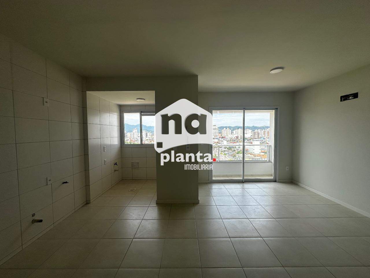 Apartamento à venda com 2 quartos, 84m² - Foto 3