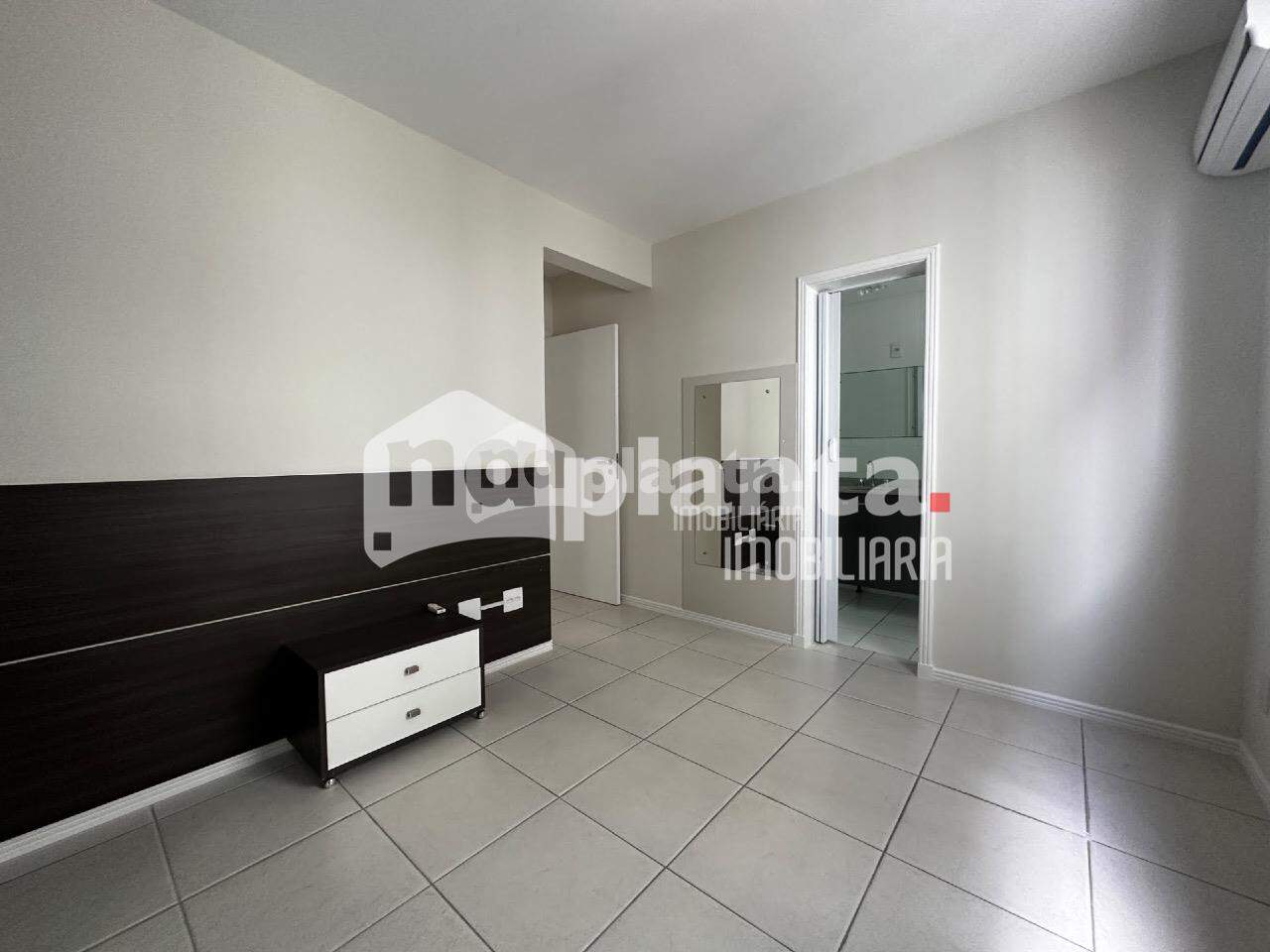 Apartamento à venda com 2 quartos, 73m² - Foto 2