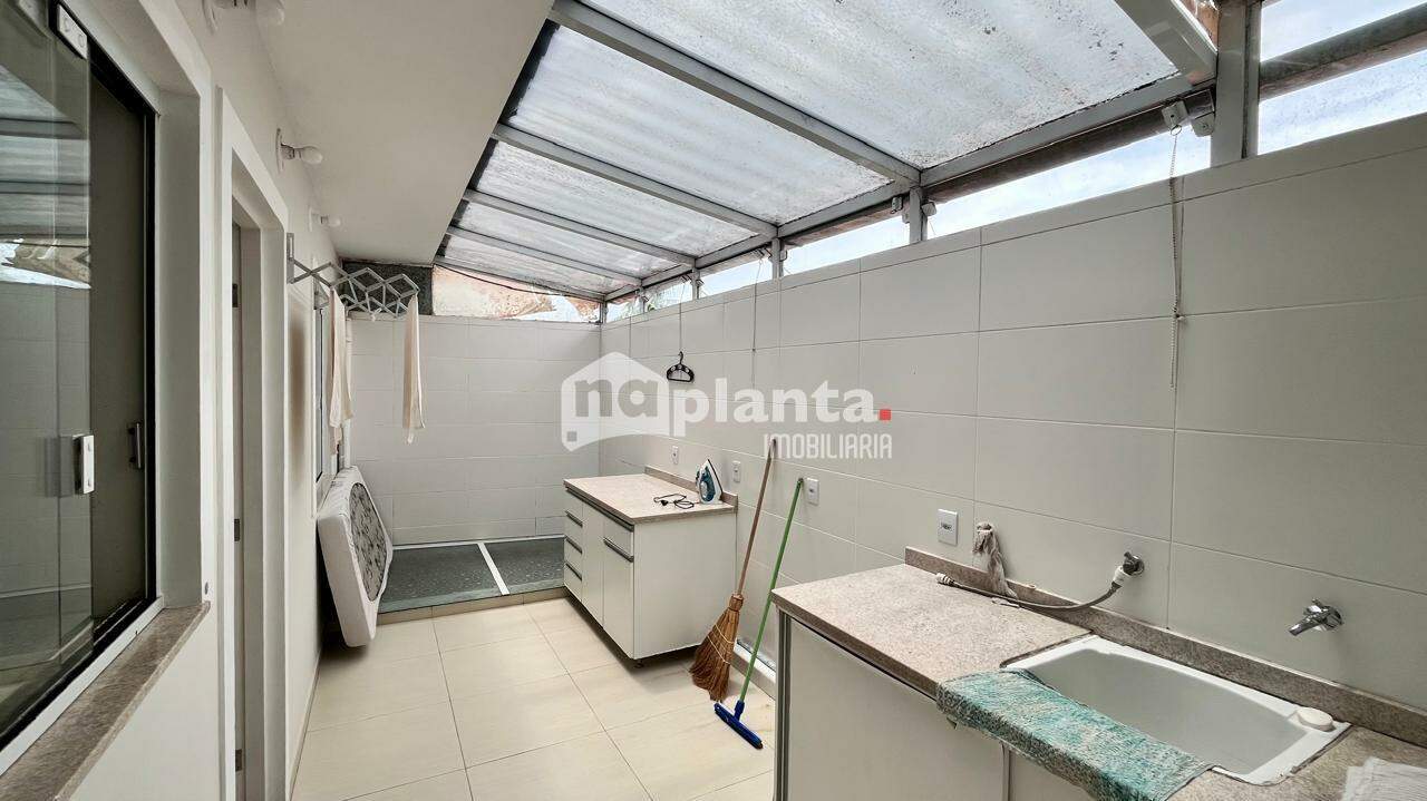 Casa à venda com 3 quartos, 197m² - Foto 17