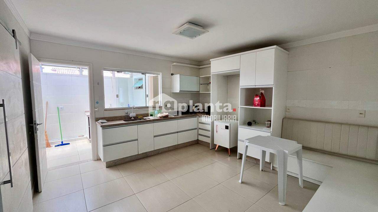 Casa à venda com 3 quartos, 197m² - Foto 13