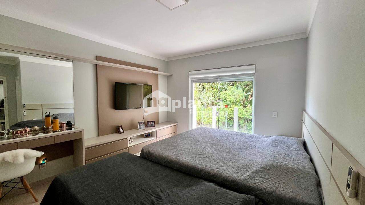 Casa à venda com 3 quartos, 250m² - Foto 18