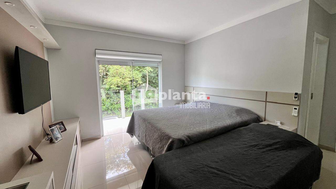 Casa à venda com 3 quartos, 250m² - Foto 17