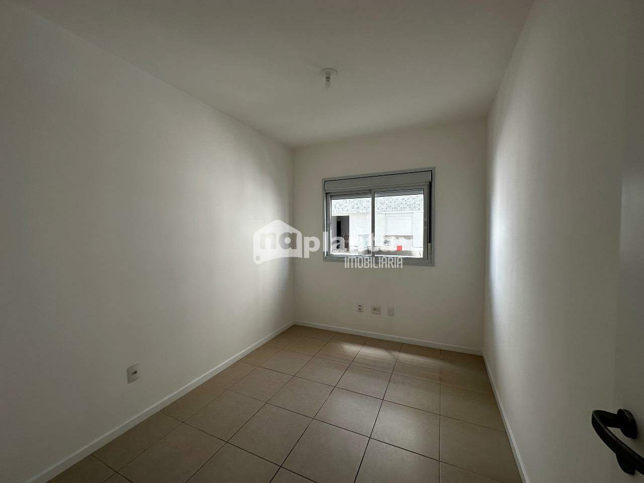 Apartamento à venda com 2 quartos, 75m² - Foto 11