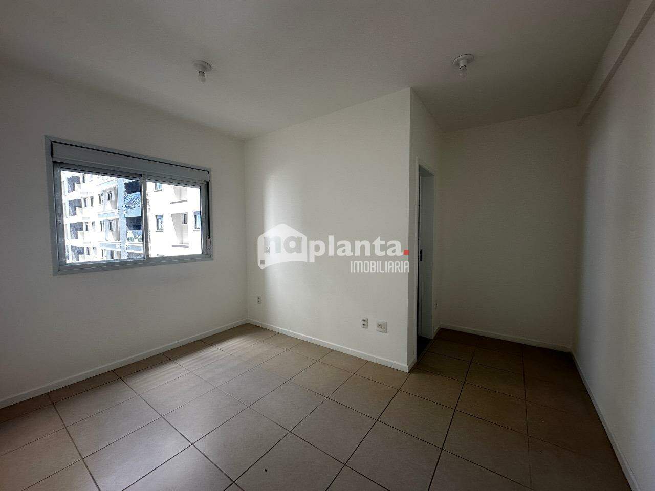 Apartamento à venda com 2 quartos, 75m² - Foto 5