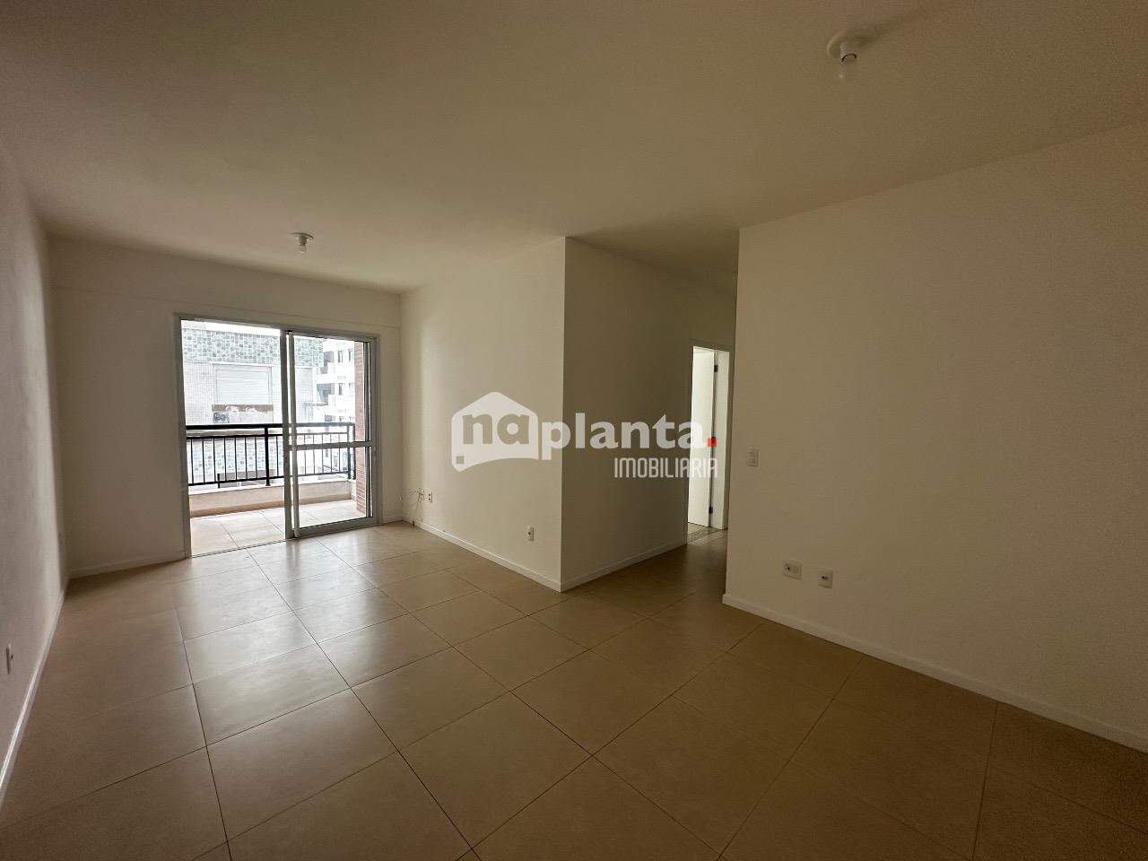 Apartamento à venda com 2 quartos, 75m² - Foto 1