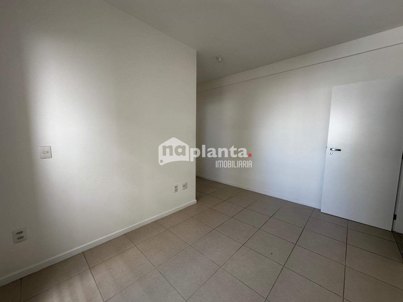 Apartamento à venda com 2 quartos, 75m² - Foto 8