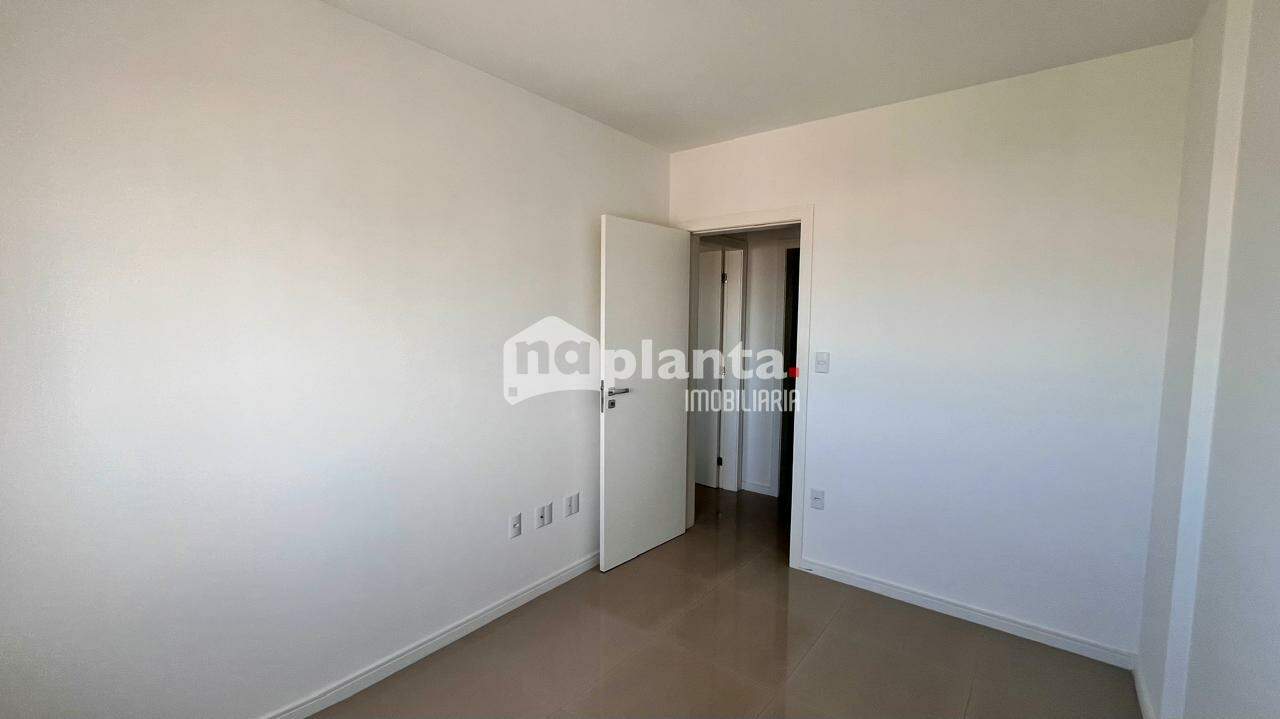 Apartamento à venda com 2 quartos, 75m² - Foto 13