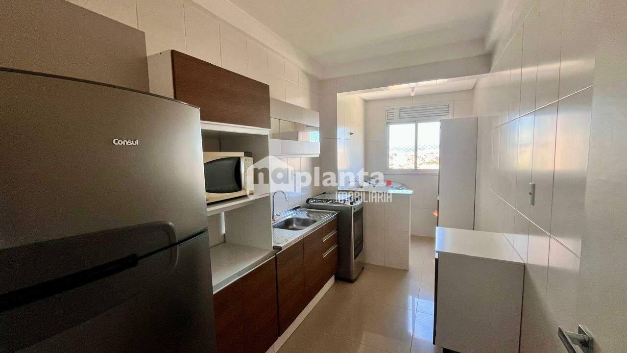 Apartamento à venda com 2 quartos, 75m² - Foto 2