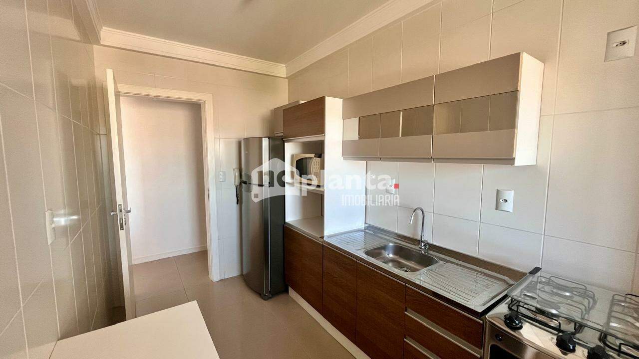 Apartamento à venda com 2 quartos, 75m² - Foto 3