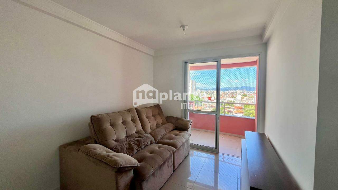 Apartamento à venda com 2 quartos, 75m² - Foto 6