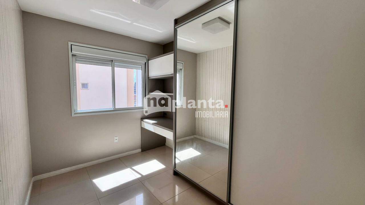 Apartamento à venda com 2 quartos, 75m² - Foto 14