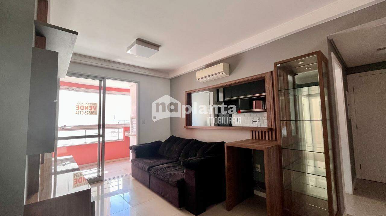 Apartamento à venda com 2 quartos, 75m² - Foto 2