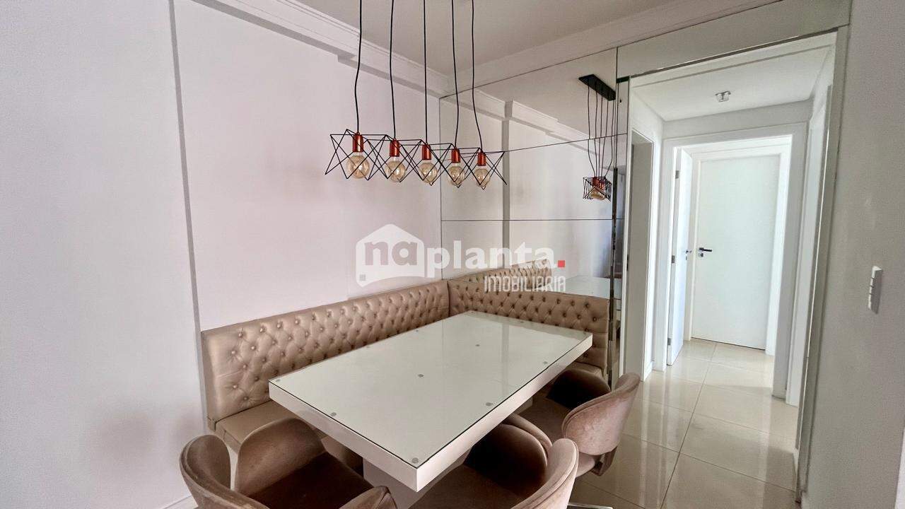 Apartamento à venda com 2 quartos, 75m² - Foto 3