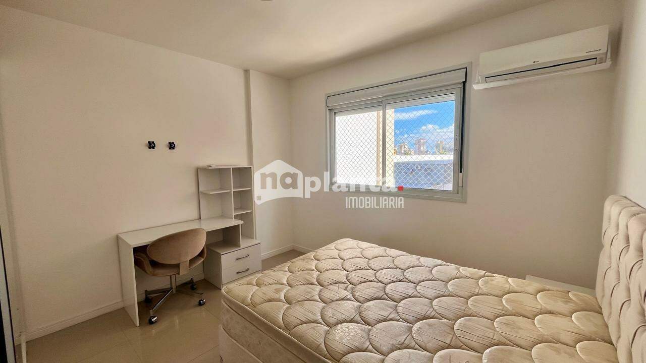 Apartamento à venda com 2 quartos, 75m² - Foto 9