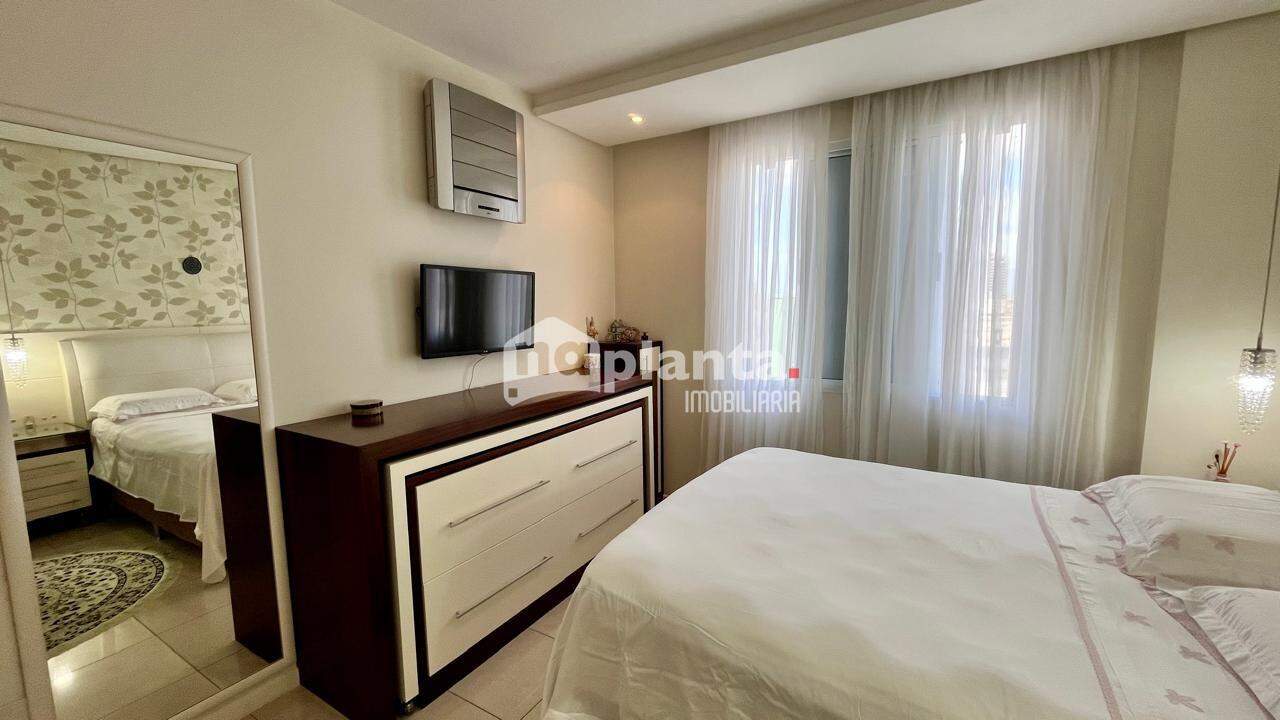 Apartamento à venda com 3 quartos, 116m² - Foto 19