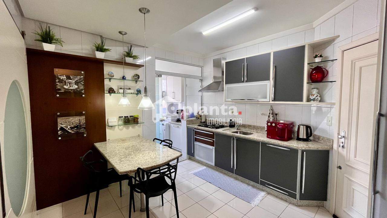 Apartamento à venda com 3 quartos, 116m² - Foto 8