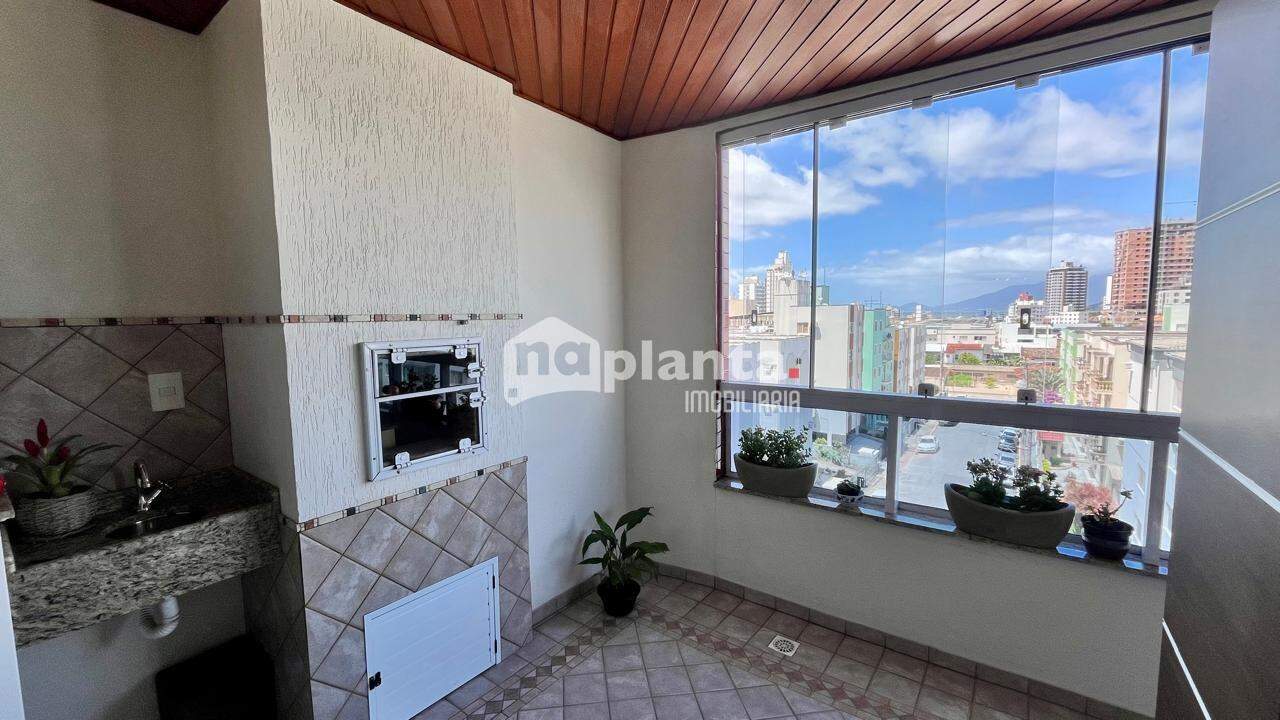 Apartamento à venda com 3 quartos, 116m² - Foto 9