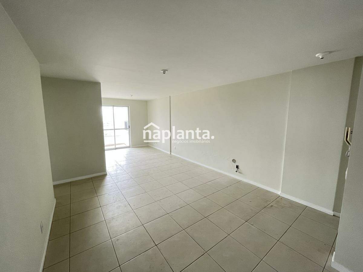 Apartamento à venda com 3 quartos, 87m² - Foto 1