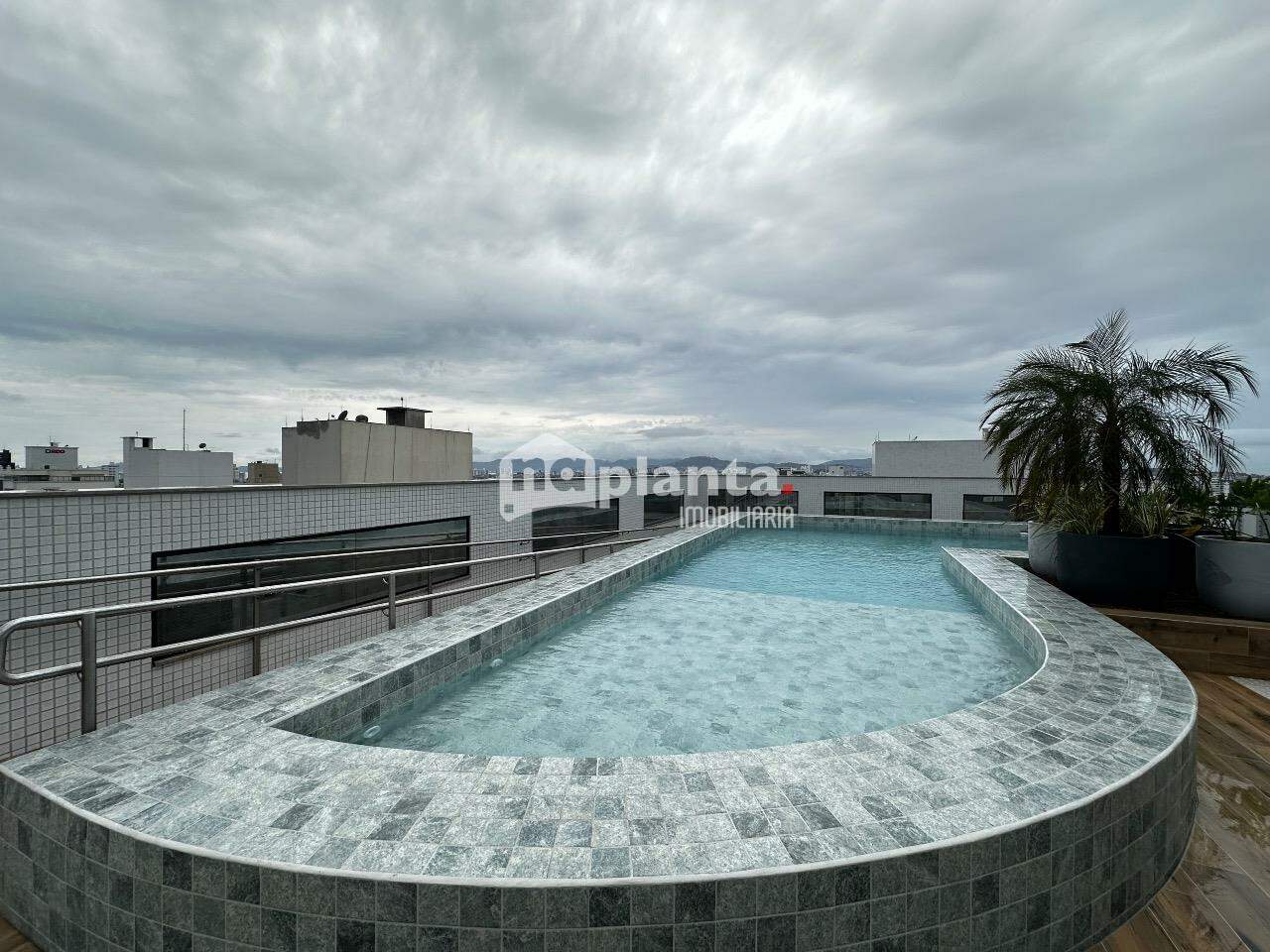Apartamento à venda com 2 quartos, 79m² - Foto 1