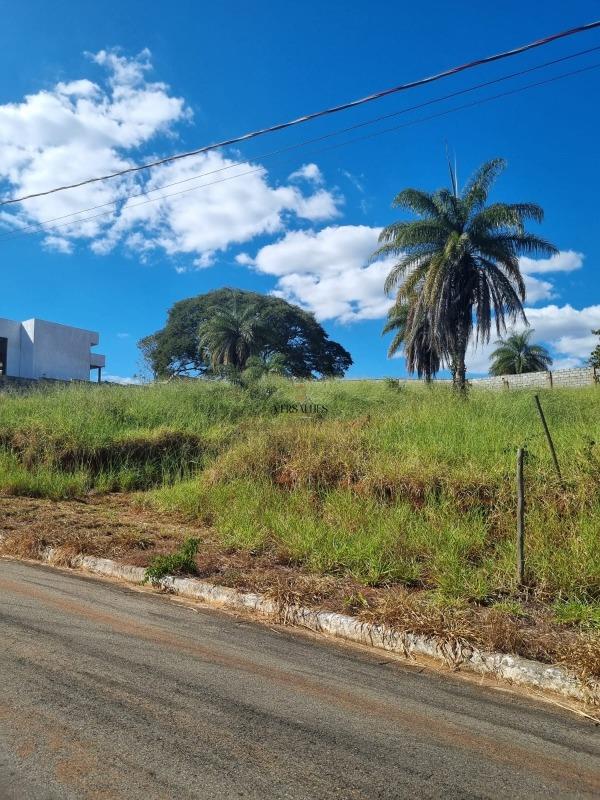 Lote à venda no Residencial Poços: 