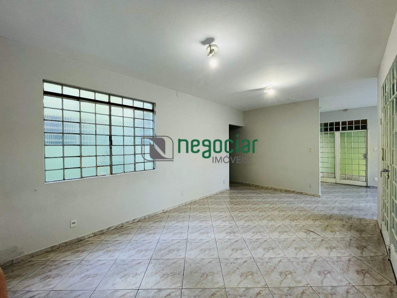 Casa comercial 4 quartos no bairro Ingá Betim: 
