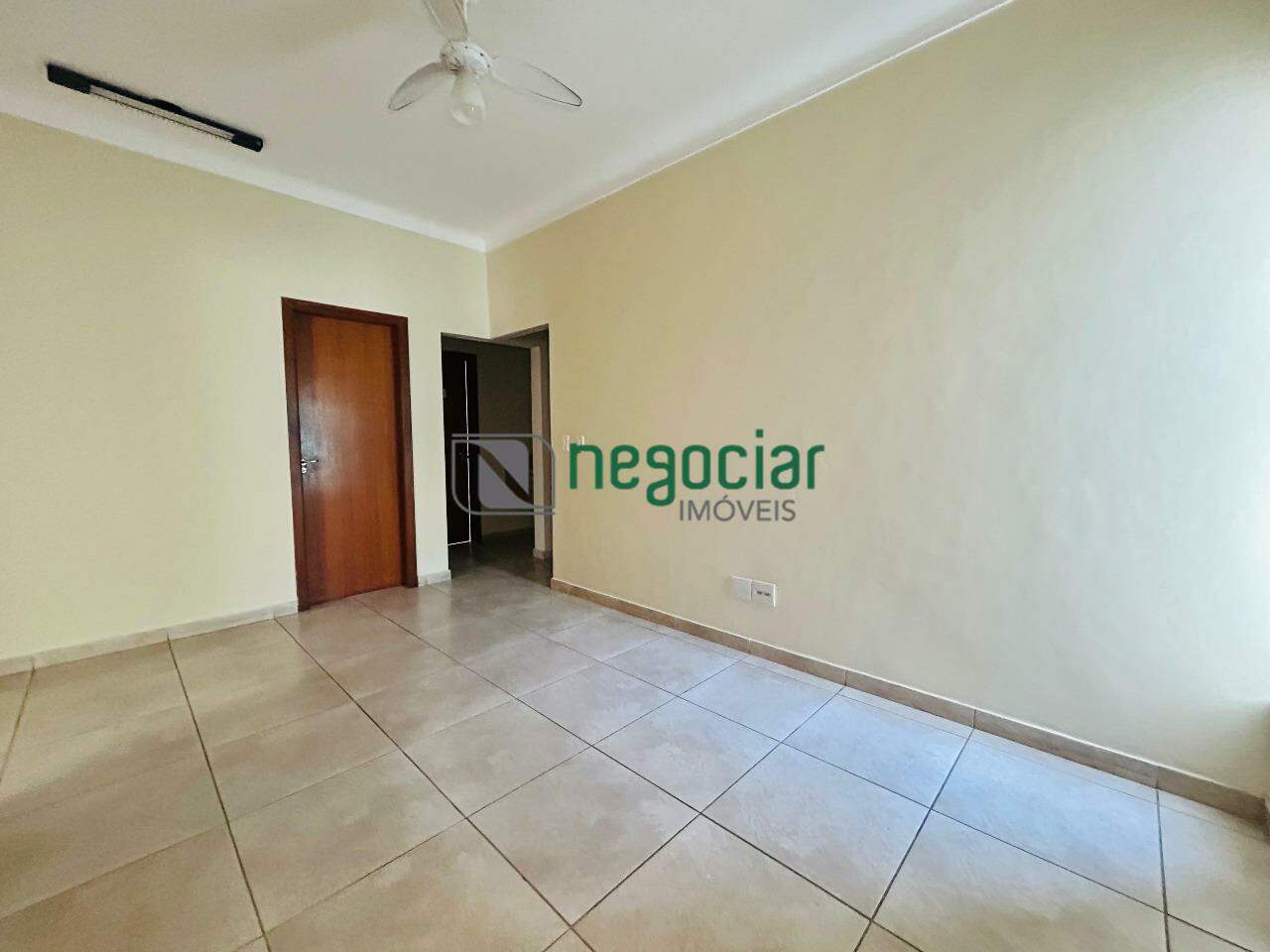 Casa comercial no bairro Centro Betim: 