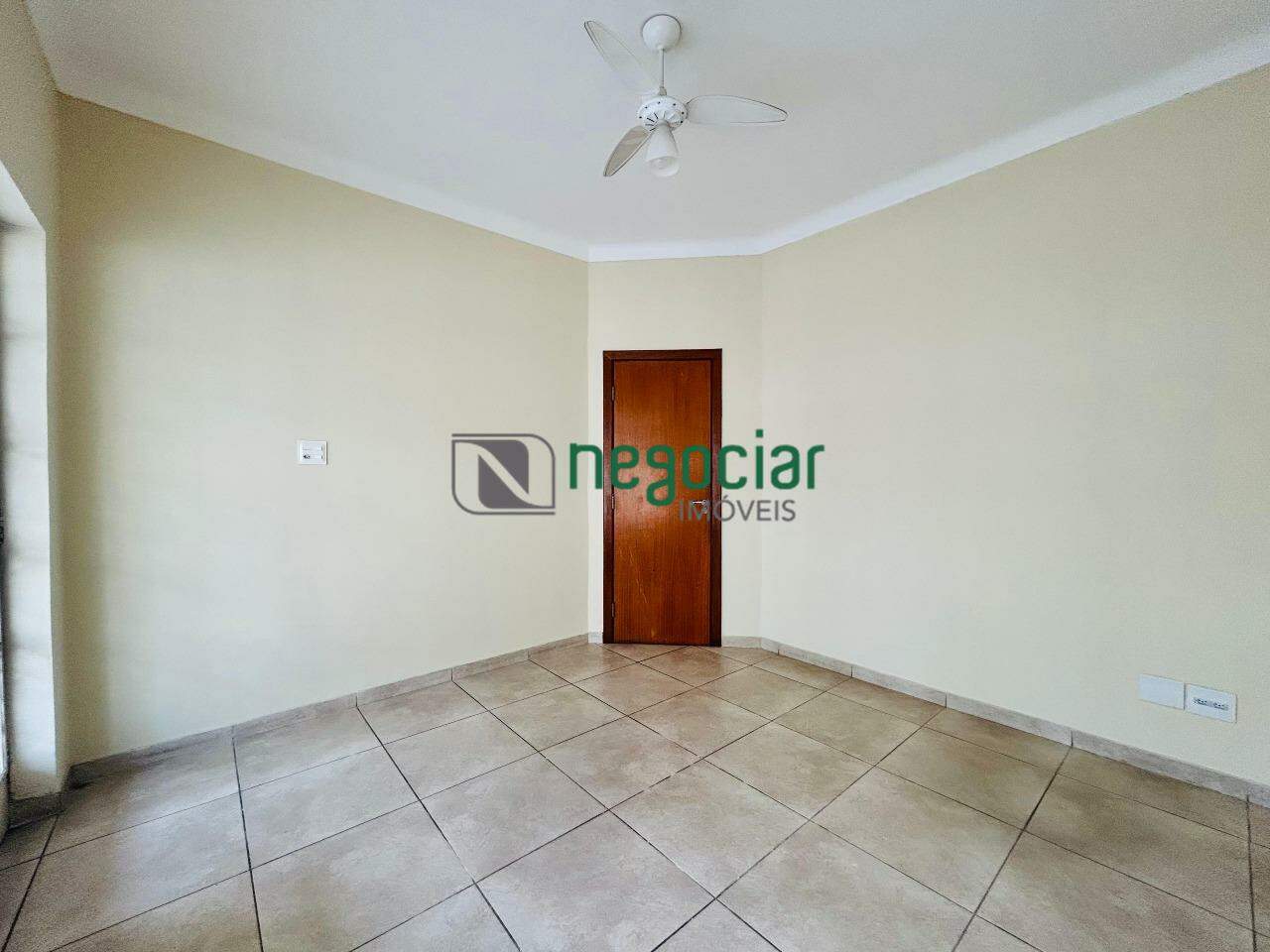 Casa comercial no bairro Centro Betim: 