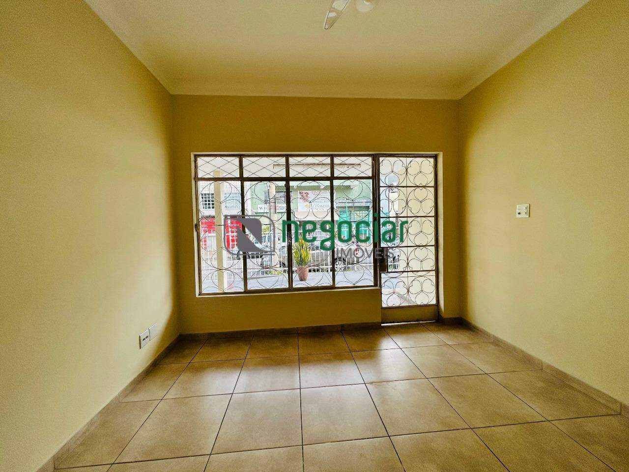Casa comercial no bairro Centro Betim: 