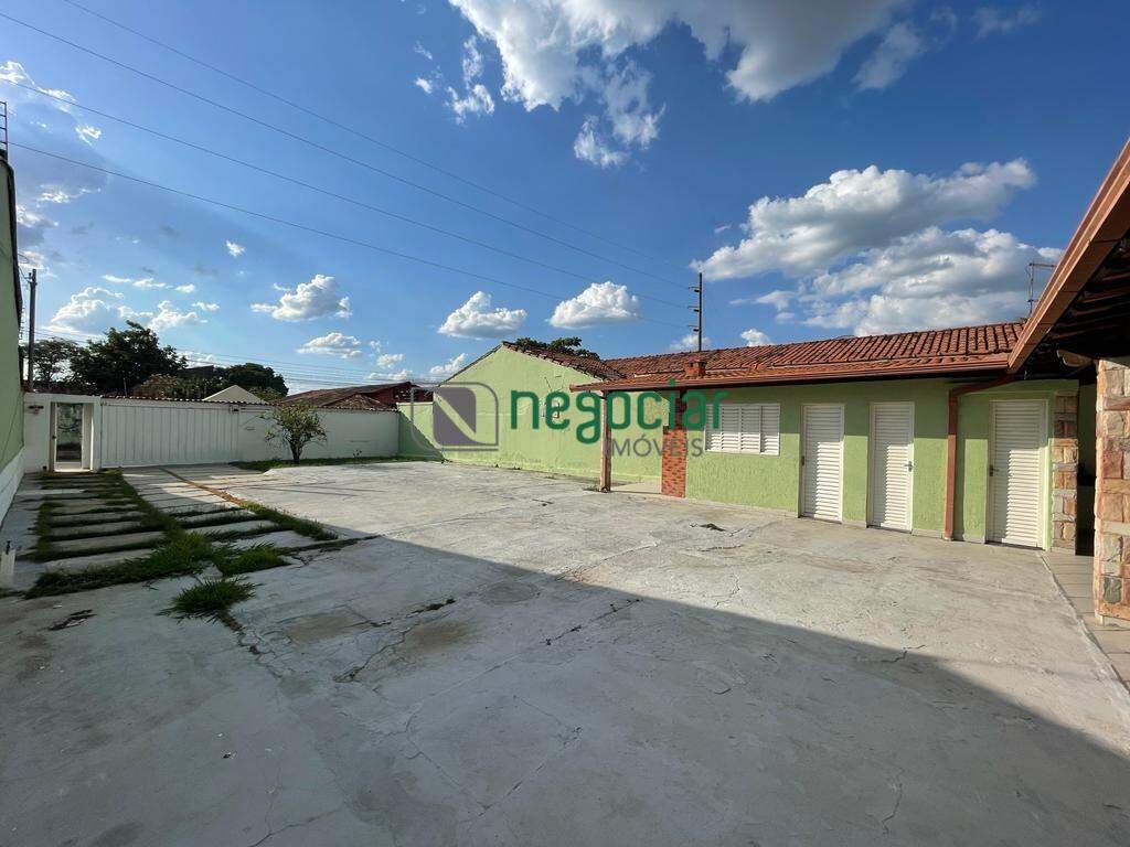 Casa comercial 2 quartos no bairro Chácara Betim: 