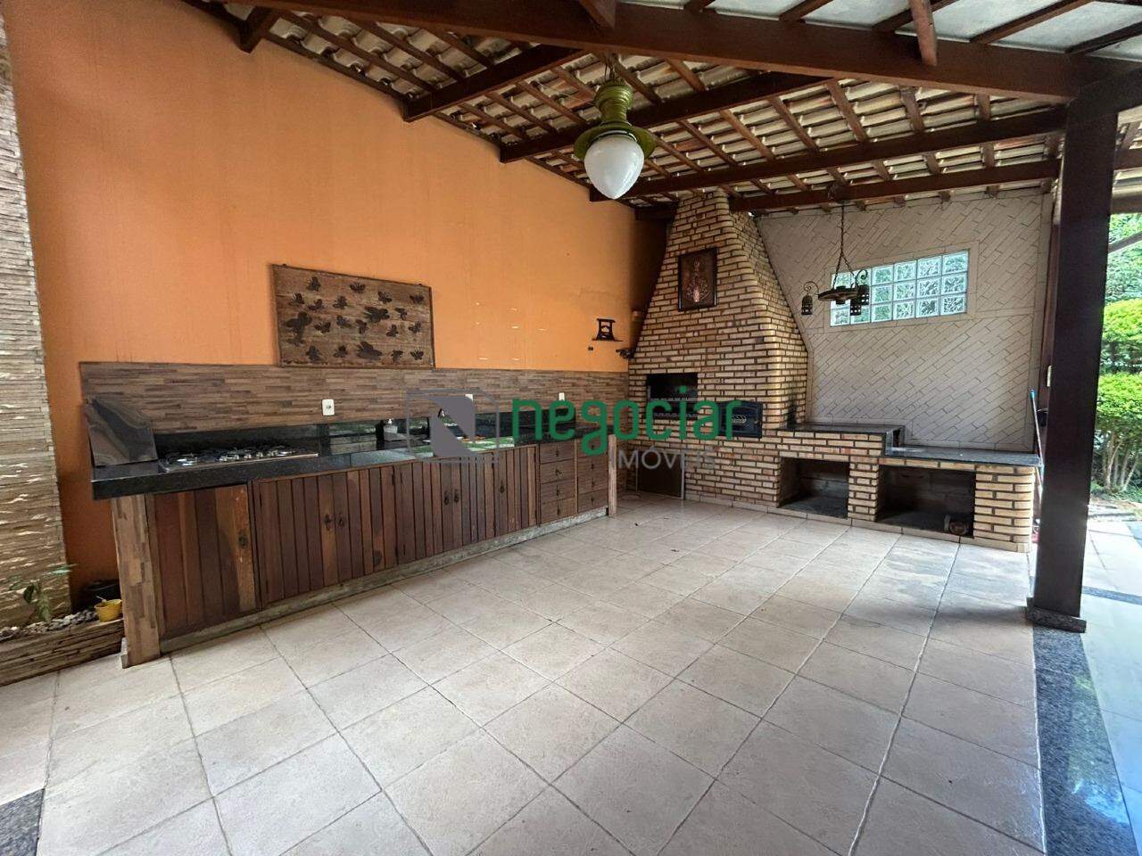 Casa 4 quartos no bairro Santa Lúcia Betim: 
