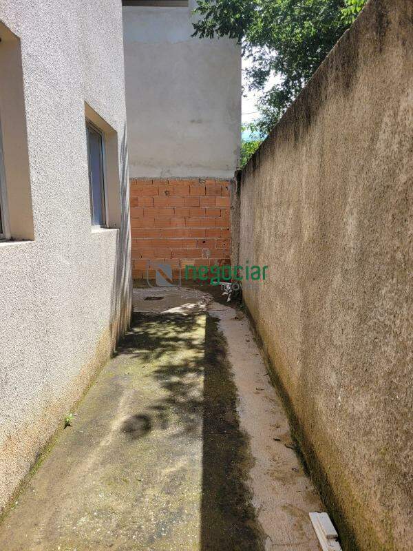 Casa geminada 2 quartos no bairro Tiradentes Betim: 