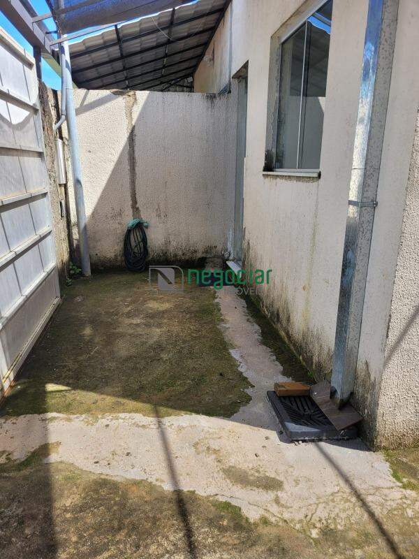 Casa geminada 2 quartos no bairro Tiradentes Betim: 