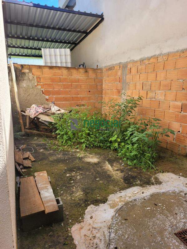 Casa geminada 2 quartos no bairro Tiradentes Betim: 