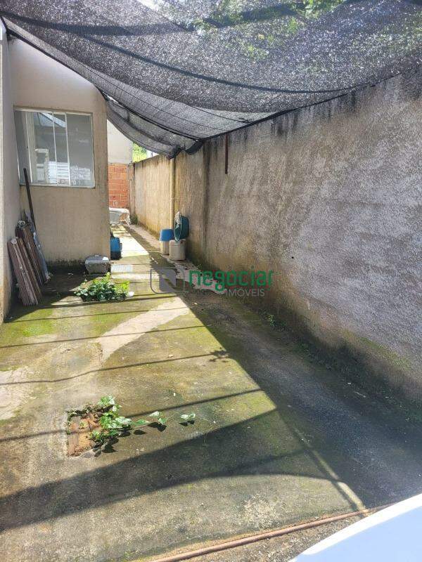 Casa geminada 2 quartos no bairro Tiradentes Betim: 