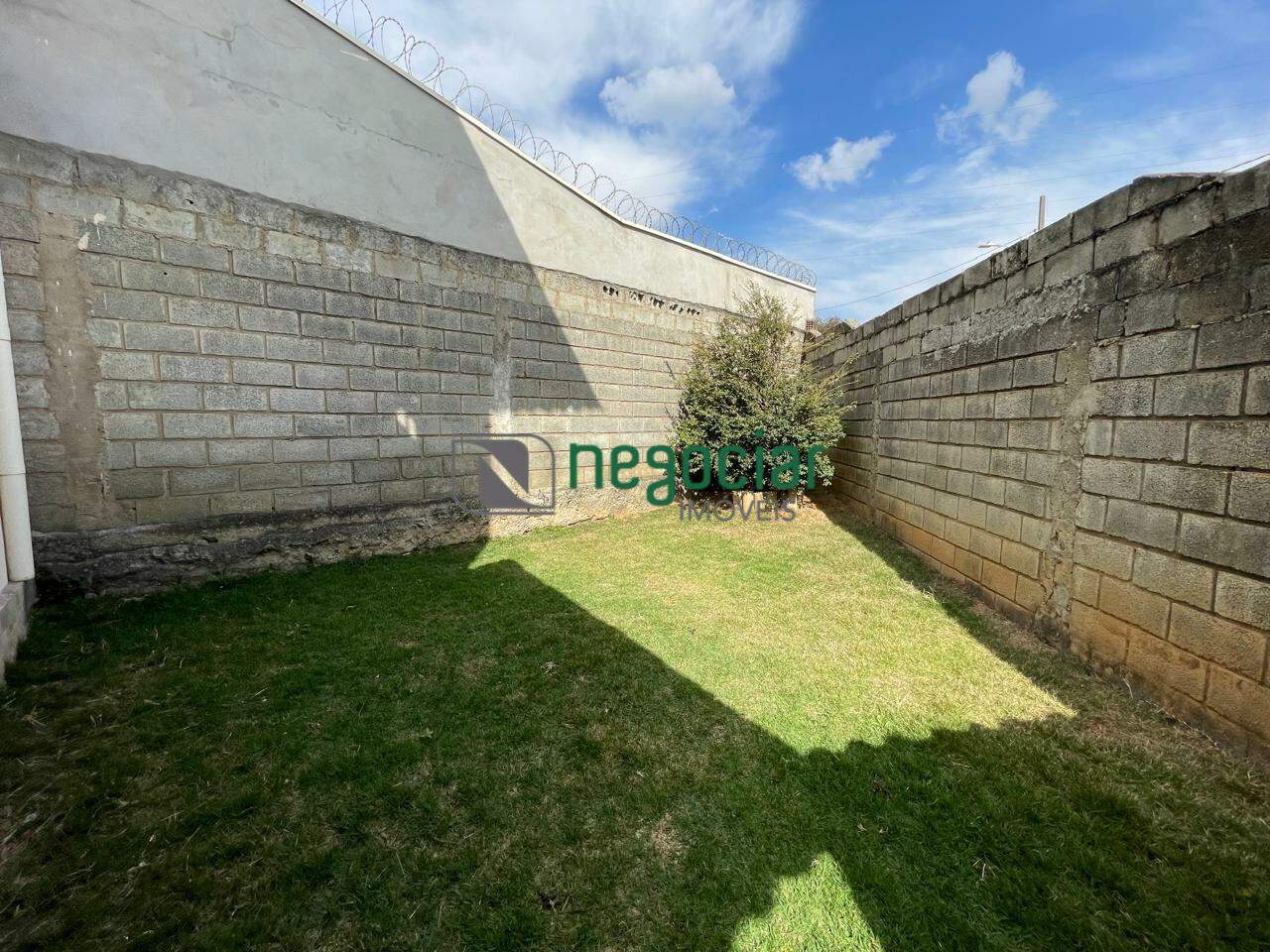 Casa 3 quartos no bairro Petrópolis Betim: 