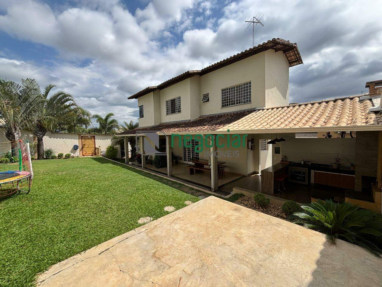 Casa 4 quartos no bairro Guarujá Betim: 