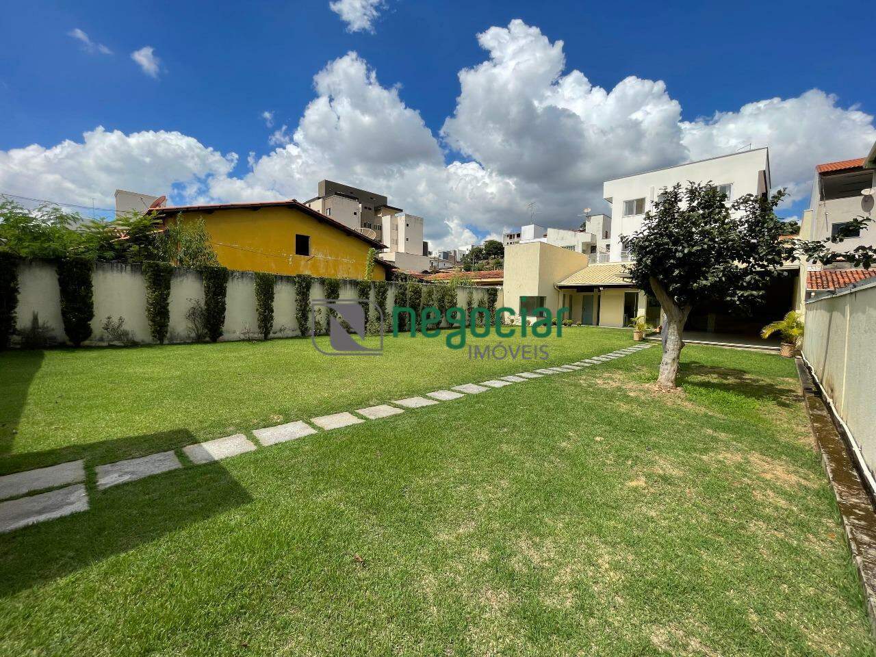 Lote no bairro Guarujá Betim: 