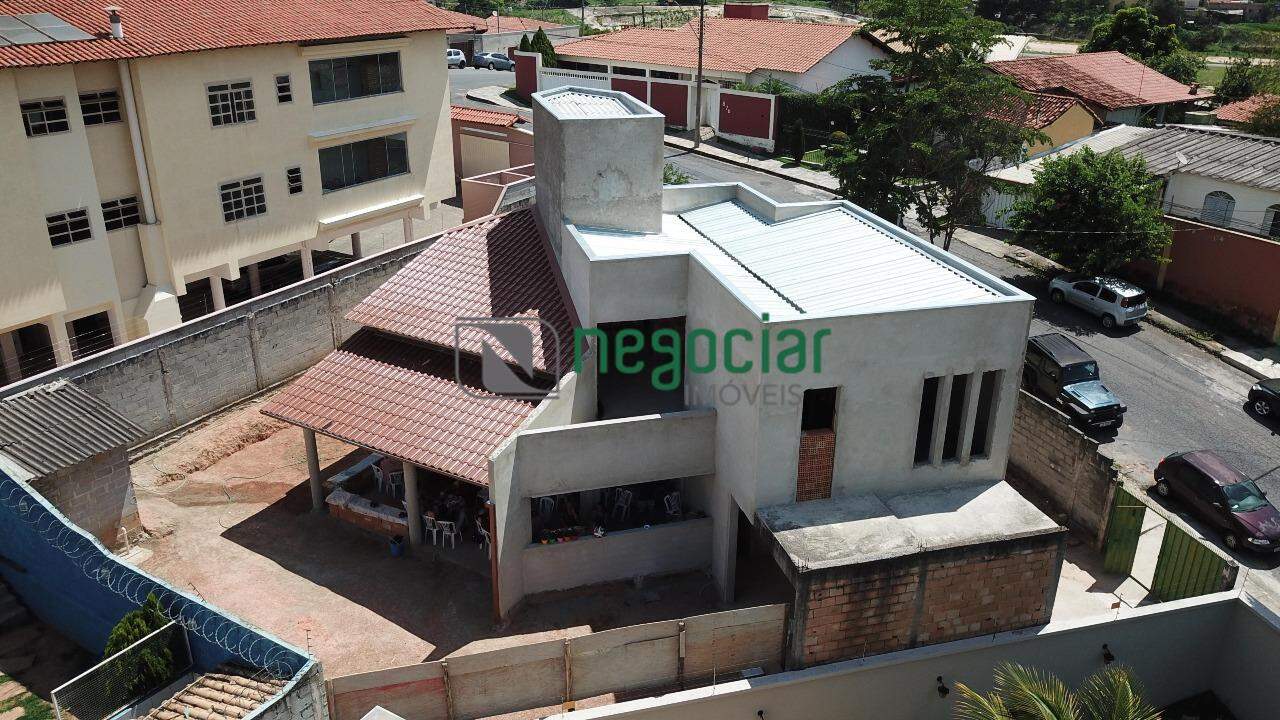 Casa 3 quartos no bairro Guarujá Betim: 