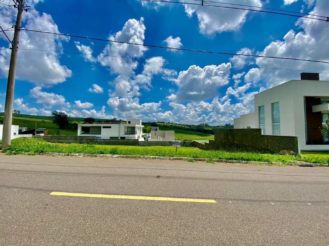 Lote em condomínio: 