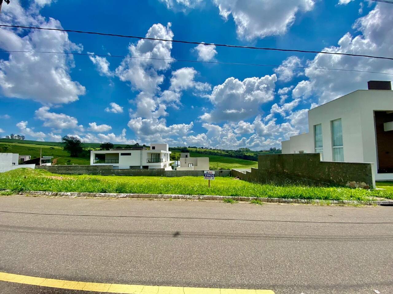 Lote em condomínio: 