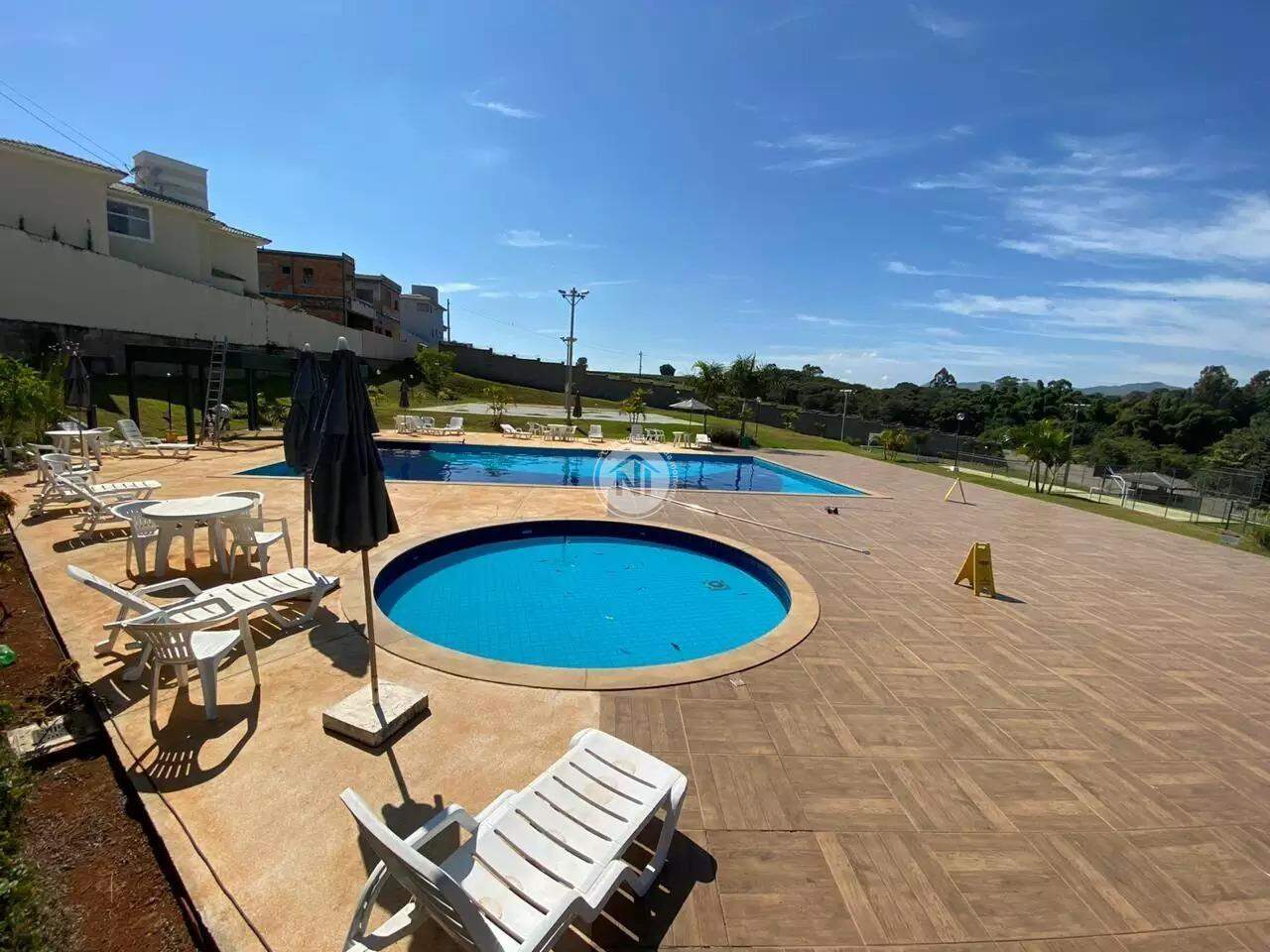 Lote em condomínio: 