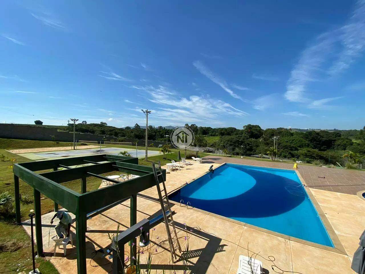 Lote em condomínio: 