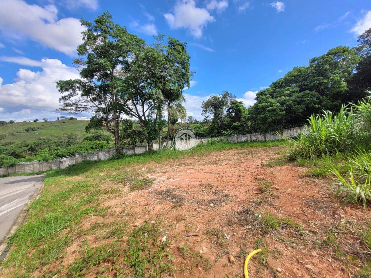 Lote em condomínio: 