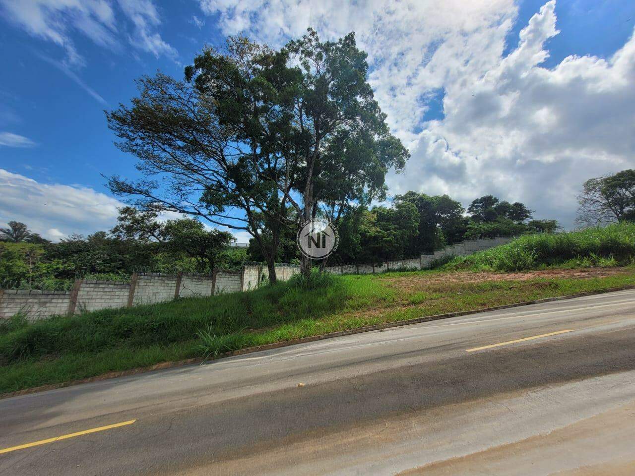 Lote em condomínio: 