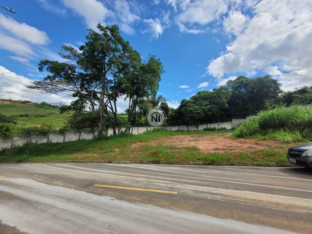 Lote em condomínio: 